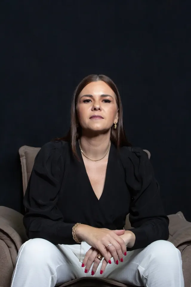 Dra. Viviane Molina no escritório